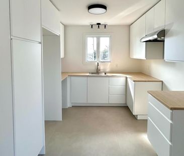 4 1/2 À LOUER - ENTIÈREMENT RÉNOVÉ - Photo 3