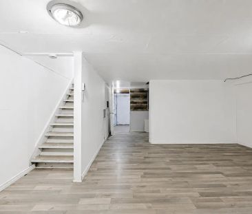 Winding Trail Townhomes — 3 bed 2 bath 2-Storey Townhouse - Photo 3