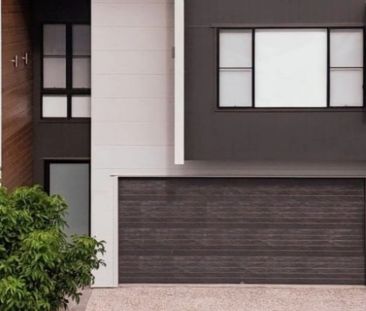 Spacious 4-Bedroom Townhome with Modern Family Living Contact Julie... - Photo 2