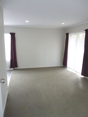 Property Management37 Childers Rd, Ranui - House for Rent - Photo 4