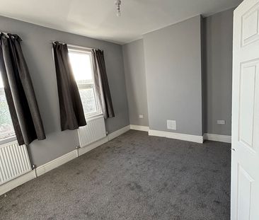 2 Bed Terraced House, Lilian Road, SW16 - Photo 3