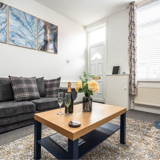 2 bedroom terraced house to rent - Photo 1