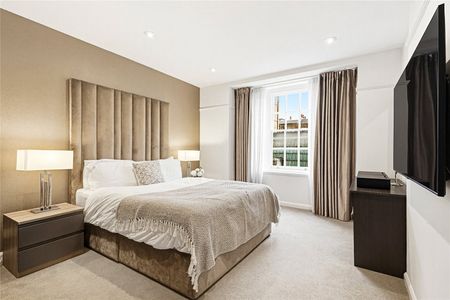 A Bright and Spacious Three Bedroom Apartment in the Heart of Marylebone - Photo 3