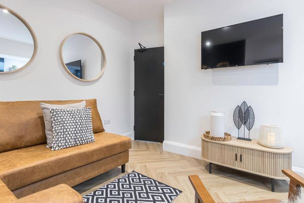 1 bedroom in a house share to rent - Photo 1