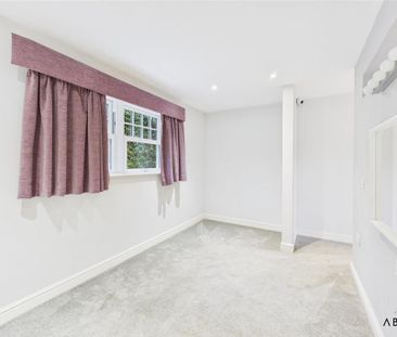 4 bedroom detached house to rent - Photo 4