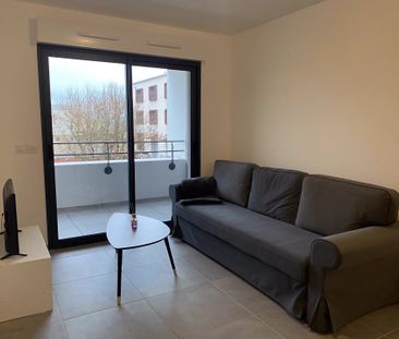 Location Appartement 2 pièces 42m² LA CIOTAT 13600 - Photo 2