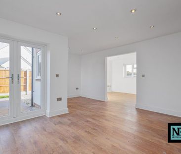 3 bedroom end of terrace house to rent - Photo 3