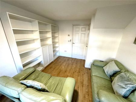 3 bedroom detached house to rent - Photo 3