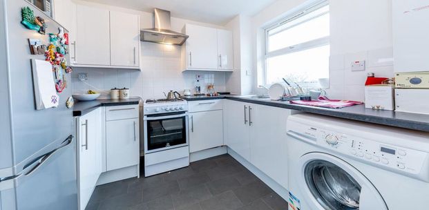 Fantastic two bed located within mins to Camden & Kings Cross - Photo 1