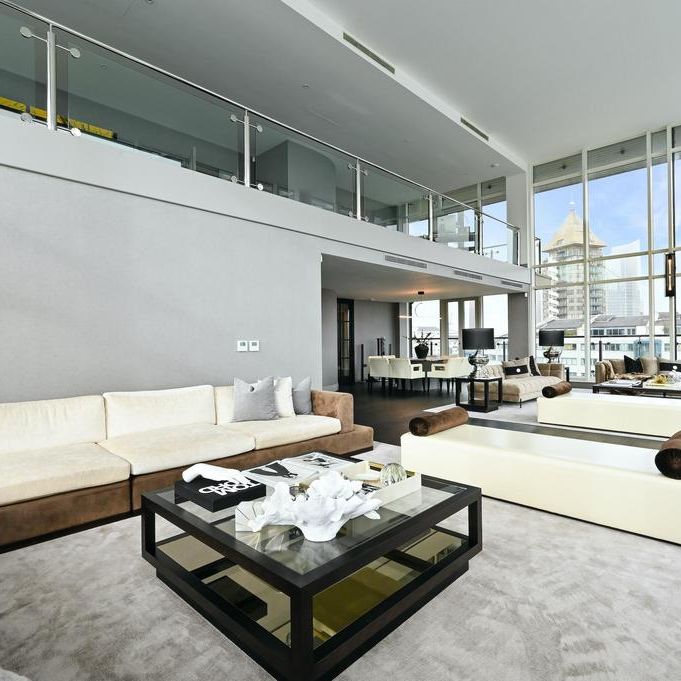 4 bedroom flat to rent - Photo 1