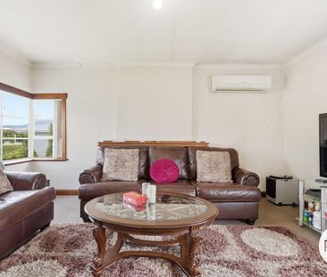 Beautiful Family Home - Photo 2