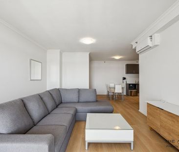 Inner-City Living with Space, Style & Convenience - partly furnished - Photo 1