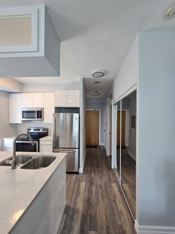 For Lease - 5 Marine Parade Drive Unit# 312, Toronto, Ontario - Photo 3