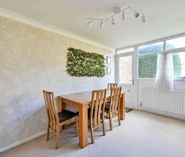 Moorholme, Woking, GU22 - Photo 3