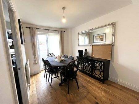 3 Bed End of terrace house For Rent - Photo 4