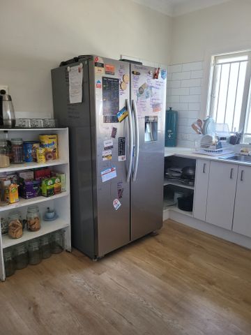 Coopers Plains - Photo 4