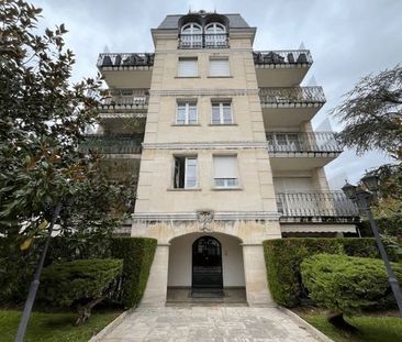 Location Appartement 2 pièces 43m² ST MAUR DES FOSSES 94100 - Photo 2