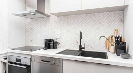 One Bedroom Executive - Partly Furnished - Photo 2