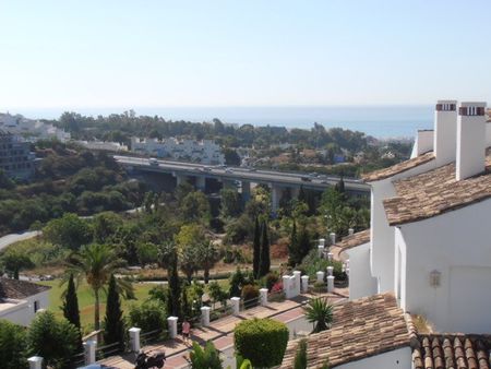 Apartment in Sierra Blanca, Costa del Sol - Photo 2