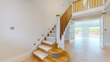 6 bedroom detached house to rent - Photo 4