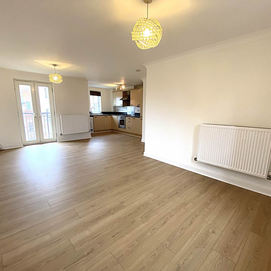 Romney Point, Repton Park - Photo 1