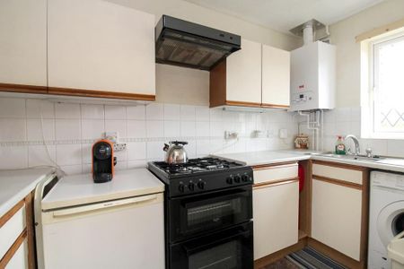 2 bedroom flat to rent - Photo 5
