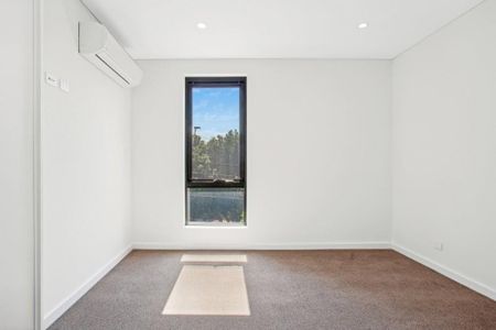 Open the Door To City-Fringe Sophistication and Style - Photo 2
