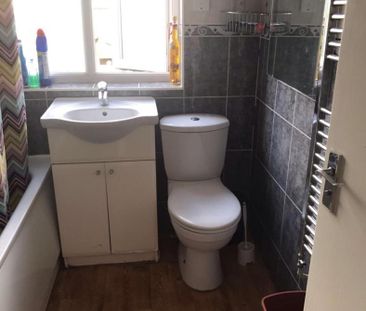 4 bedroom house to rent - Photo 3