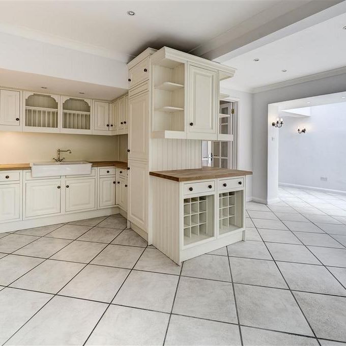 4 bedroom semi-detached house to rent - Photo 1