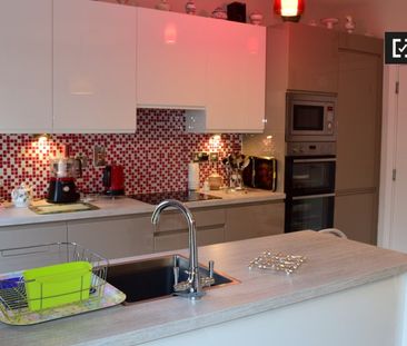 Room to rent in 4-bedroom house in Balgriffin, Dublin - Photo 5