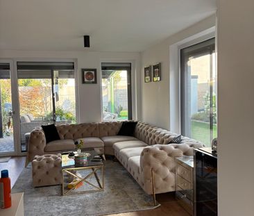 Na prenájom moderný 3-izbový rodinný dom so záhradou – Rovinka - Photo 3