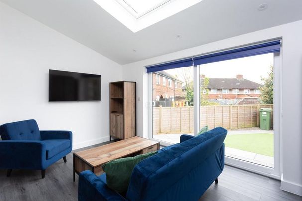 1 bedroom in a house share to rent - Photo 1