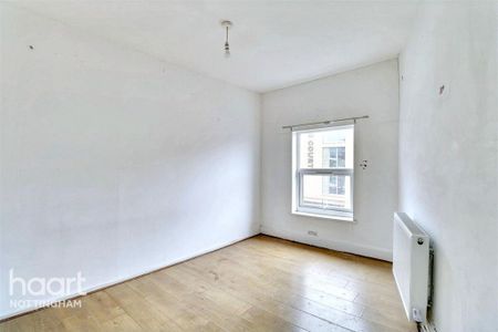 3 bedroom flat to rent - Photo 2