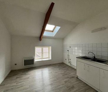 ST VINCENT DE REINS APPARTEMENT - Photo 2