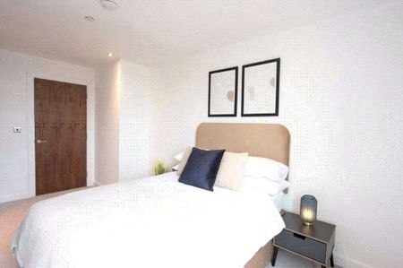 **RENT INCENTIVE 2 weeks rent free** For September move ins. Rent at Thames Quarter; this 6th floor, two bedroom, 2 bathroom, apartment with superb residents facilities. - Photo 5