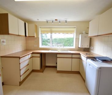 2 bedroom detached bungalow to rent - Photo 1