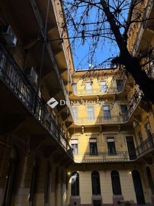 Kiadó újszerű állapotú lakás - Budapest VII. kerület - Photo 1