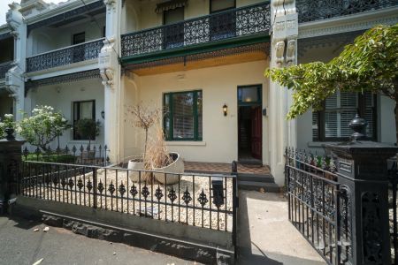 Superb Location & Space! - Photo 3