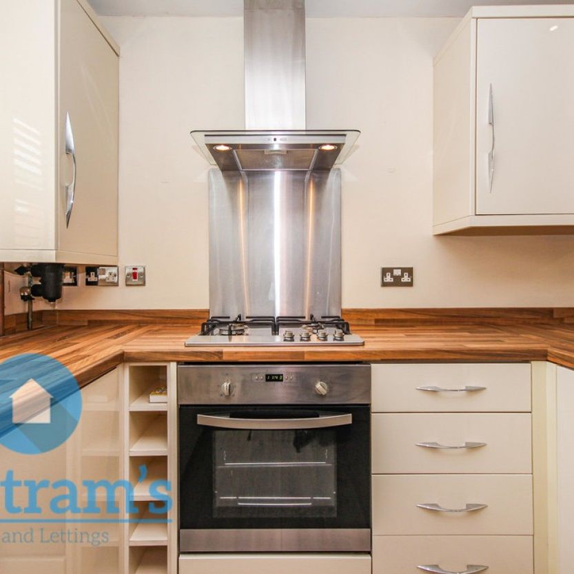 2 bed Ground Floor Flat for Rent - Photo 1