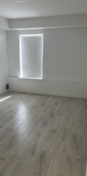 Gary Manor - Photo 1