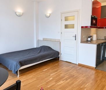 Wynajmę przestronną kawalerkę w ścisłym Centrum – zdjęcie 2