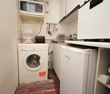 Studio Flat, Kensington Gardens Square, W2 - Photo 6