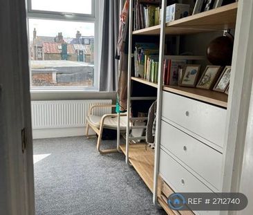 4 bedroom terraced house to rent - Photo 6