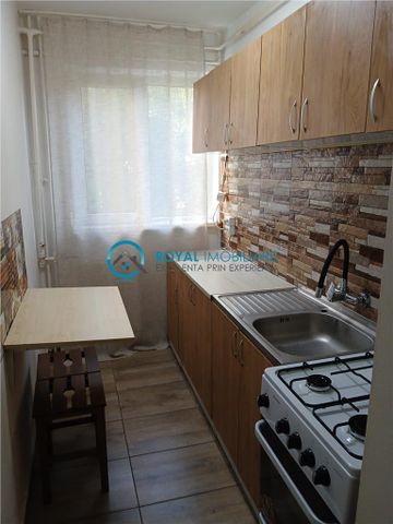 Royal Imobiliare Inchiriere apartament 2 camere zona Republicii - Fotografie 2
