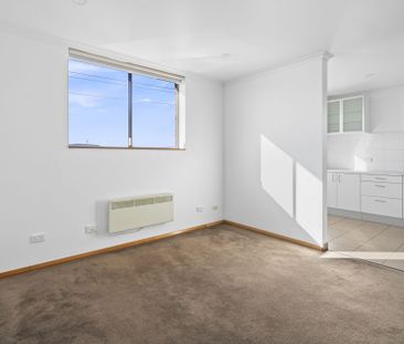 Chic Studio in Prime Location - Photo 2