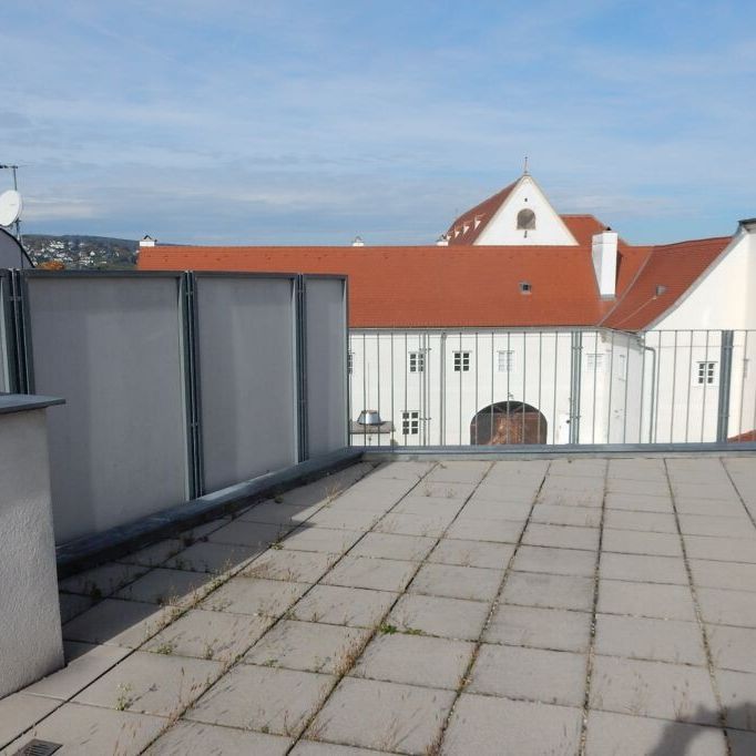 Rathausplatz - 3 Zimmer - Dachgeschoss - Wohnung mit Terrasse! - Foto 1