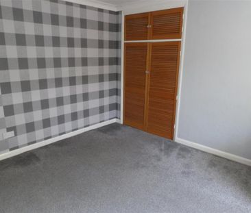 3 bedroom detached bungalow to rent - Photo 4