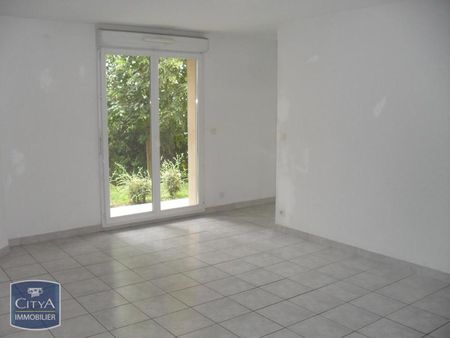 Location Appartement 2 pièces 46m² LE CATEAU CAMBRESIS 59360 - Photo 5
