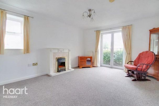 3 bedroom apartment to rent - Photo 1