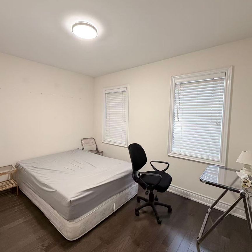 For Lease - 50 Hargrove Lane, Toronto, Ontario - Photo 1